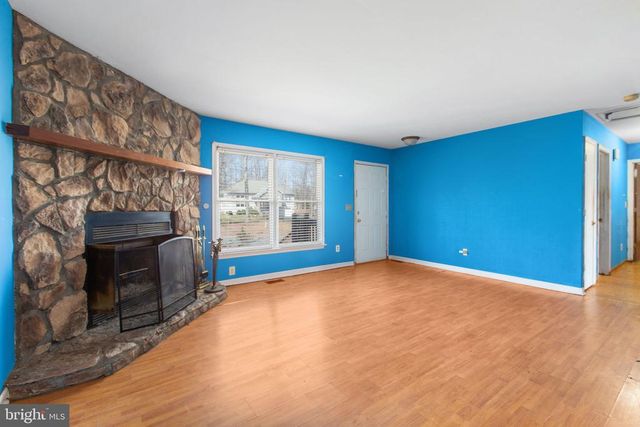 1105 LAKEVIEW PKWY, Locust Grove, VA 22508