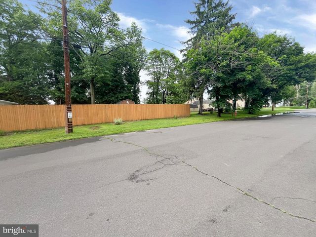 457 MCKINLEY AVE, Morrisville, PA 19067