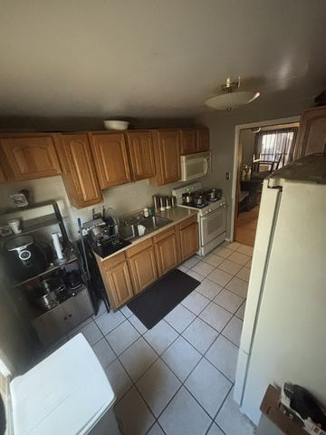 12504 S Lowe Avenue, Chicago, IL 60628