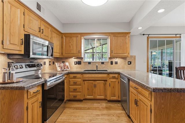 11705 W 109 Circle, Overland Park, KS 66210