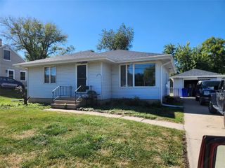 2935 Wildwood Court NE, Cedar Rapids, IA 52402