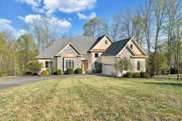 85 Cedar Bay RD, Union Hall, VA 24176