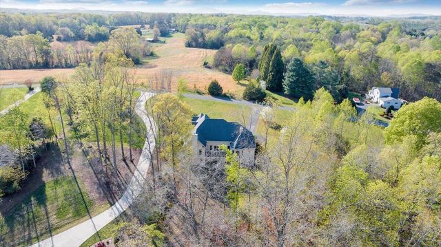 85 Cedar Bay RD, Union Hall, VA 24176