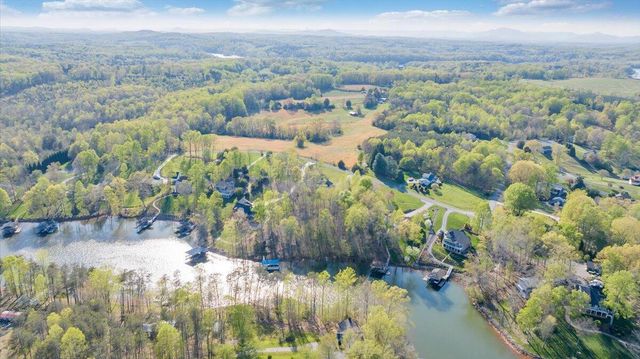 85 Cedar Bay RD, Union Hall, VA 24176