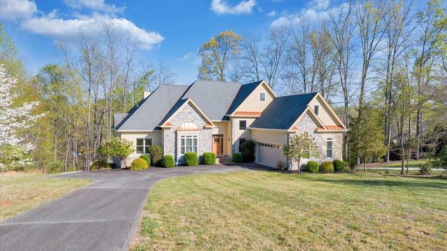 85 Cedar Bay RD, Union Hall, VA 24176