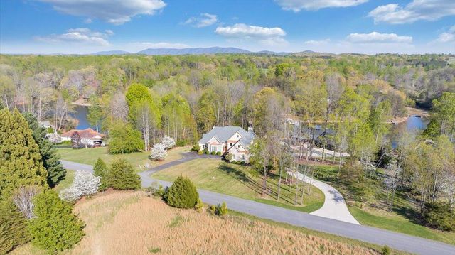 85 Cedar Bay RD, Union Hall, VA 24176