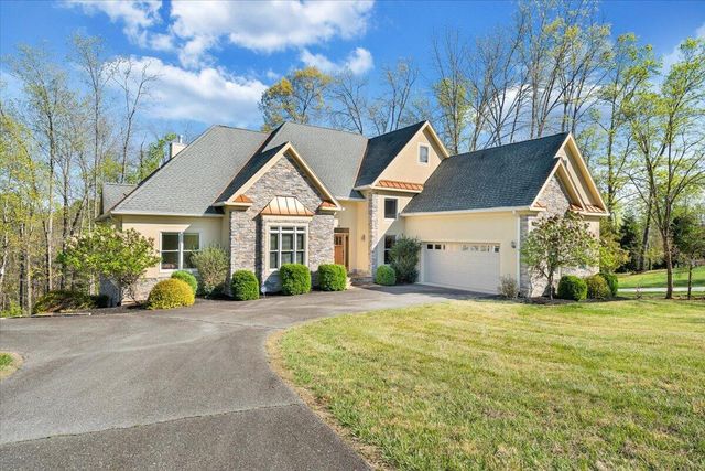 85 Cedar Bay RD, Union Hall, VA 24176