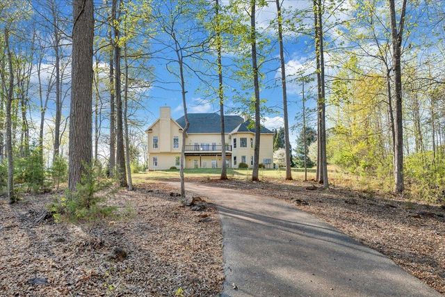 85 Cedar Bay RD, Union Hall, VA 24176