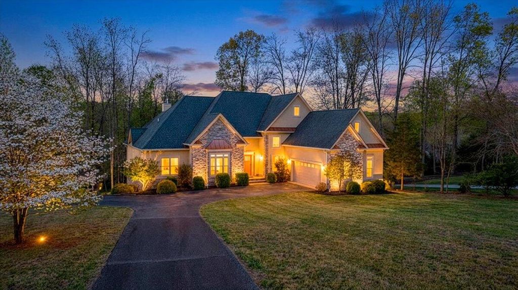 85 Cedar Bay RD, Union Hall, VA 24176