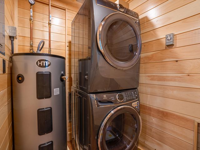 14 County Line Island Island, Tupper Lake, NY 12986