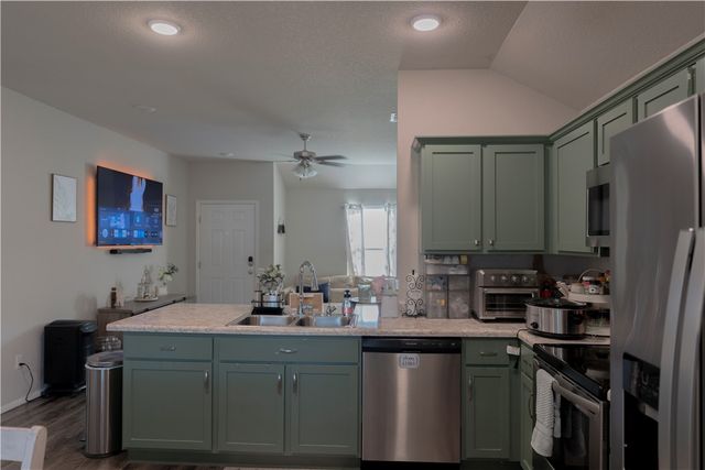 734 Jaybird Lane, Fayetteville, AR 72701
