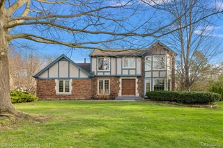 47269 S Chigwidden Drive, Northville, MI 48167