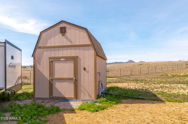 1285 W Kings Court, Paulden, AZ 86334