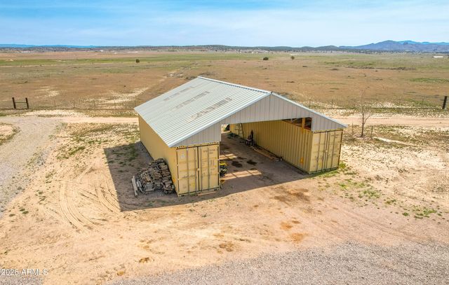 1285 W Kings Court, Paulden, AZ 86334