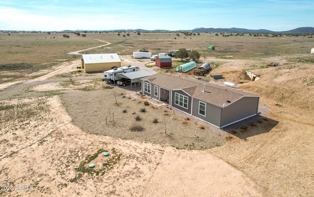 1285 W Kings Court, Paulden, AZ 86334