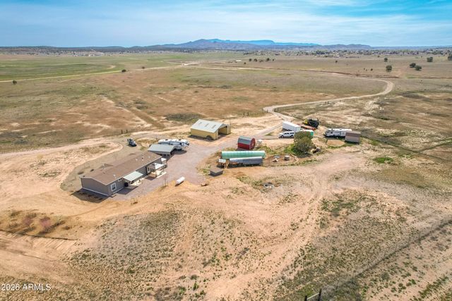 1285 W Kings Court, Paulden, AZ 86334