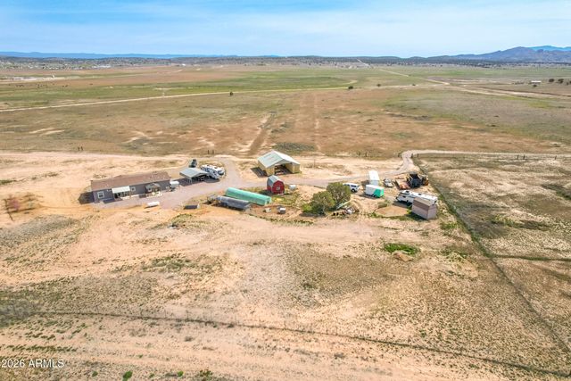 1285 W Kings Court, Paulden, AZ 86334