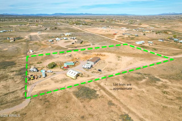 1285 W Kings Court, Paulden, AZ 86334