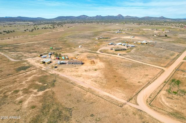 1285 W Kings Court, Paulden, AZ 86334