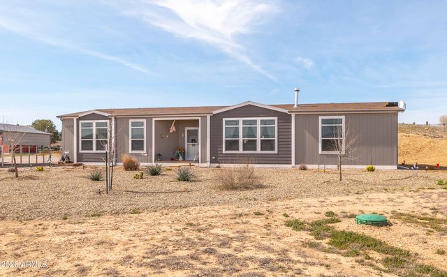 1285 W Kings Court, Paulden, AZ 86334
