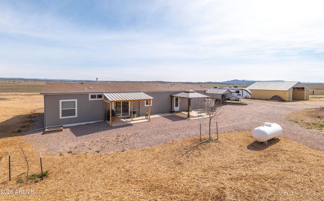 1285 W Kings Court, Paulden, AZ 86334