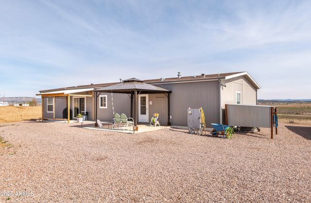 1285 W Kings Court, Paulden, AZ 86334
