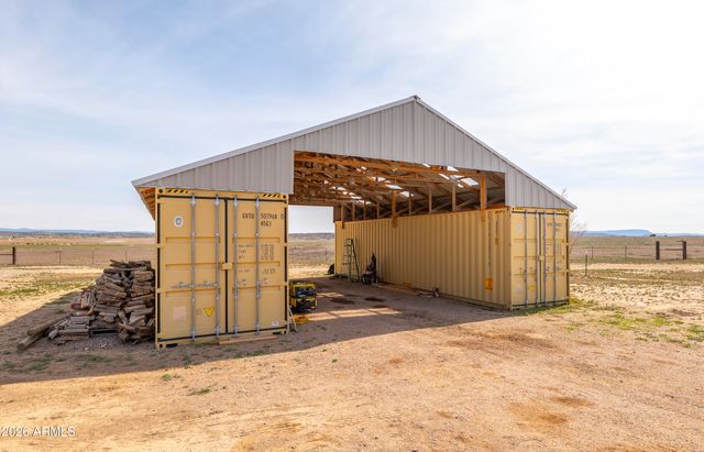 1285 W Kings Court, Paulden, AZ 86334