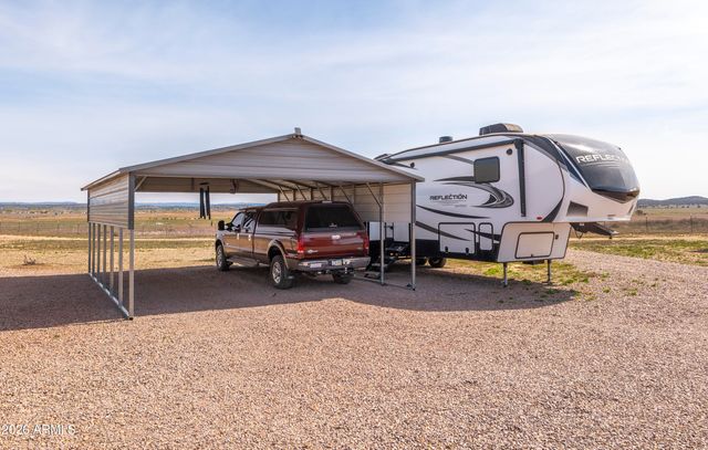 1285 W Kings Court, Paulden, AZ 86334