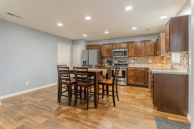 3150 Sandstone Drive, Newburgh, IN 47630