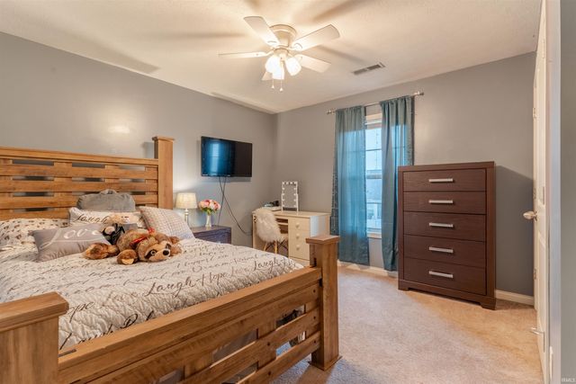 3150 Sandstone Drive, Newburgh, IN 47630