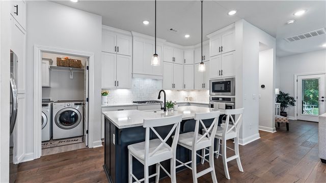 2823 N Whistle Post Drive, Fayetteville, AR 72704