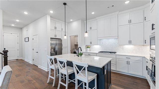 2823 N Whistle Post Drive, Fayetteville, AR 72704
