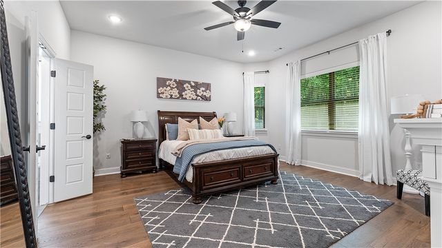 2823 N Whistle Post Drive, Fayetteville, AR 72704