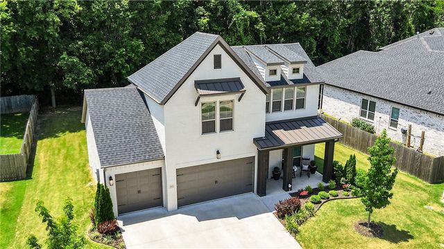 2823 N Whistle Post Drive, Fayetteville, AR 72704
