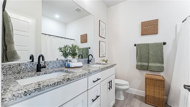 2823 N Whistle Post Drive, Fayetteville, AR 72704
