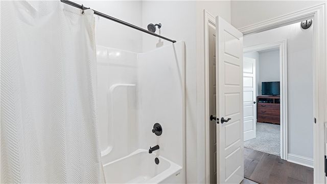 2823 N Whistle Post Drive, Fayetteville, AR 72704