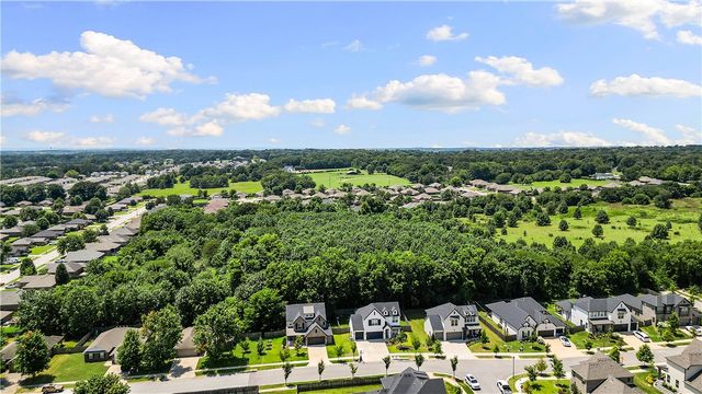 2823 N Whistle Post Drive, Fayetteville, AR 72704