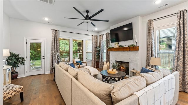 2823 N Whistle Post Drive, Fayetteville, AR 72704