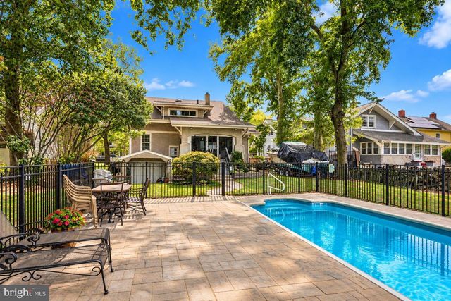 50 DELAWARE AVE, Penns Grove, NJ 08069