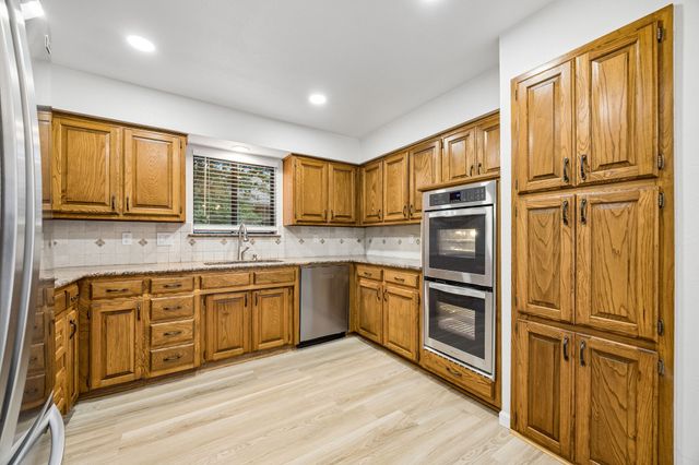 1604 Shadow Moss Way, Carrollton, TX 75007