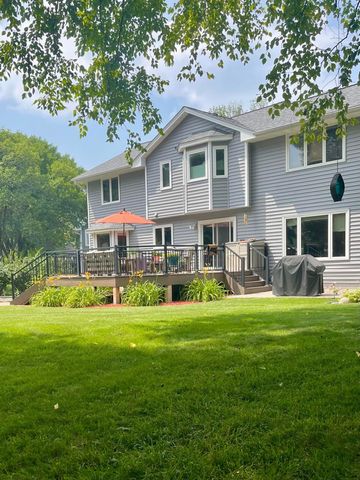 15301 83rd High Road, Maple Grove, MN 55311