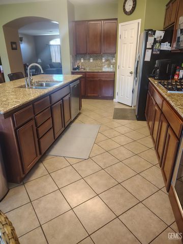 12606 Mezzadro Avenue, Bakersfield, CA 93314