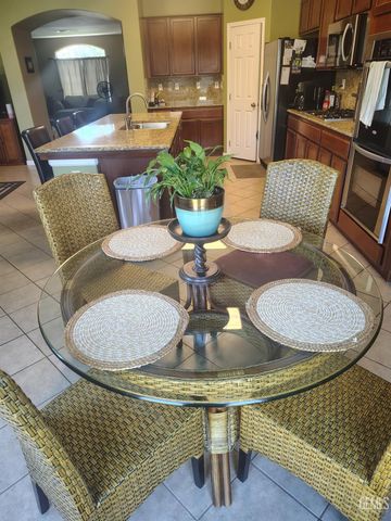 12606 Mezzadro Avenue, Bakersfield, CA 93314