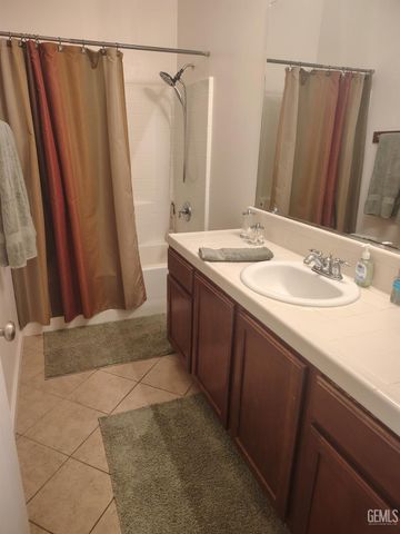 12606 Mezzadro Avenue, Bakersfield, CA 93314