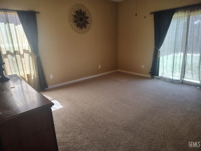 12606 Mezzadro Avenue, Bakersfield, CA 93314