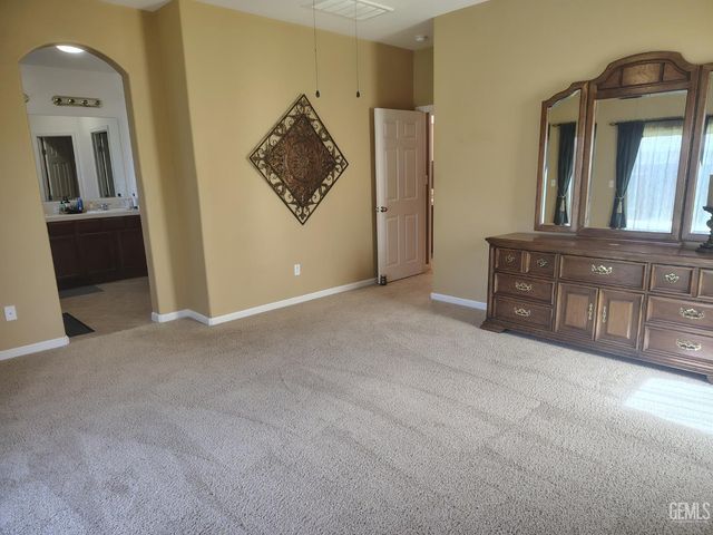 12606 Mezzadro Avenue, Bakersfield, CA 93314
