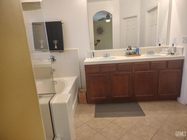 12606 Mezzadro Avenue, Bakersfield, CA 93314
