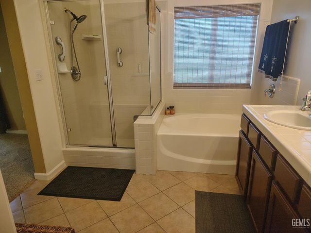 12606 Mezzadro Avenue, Bakersfield, CA 93314
