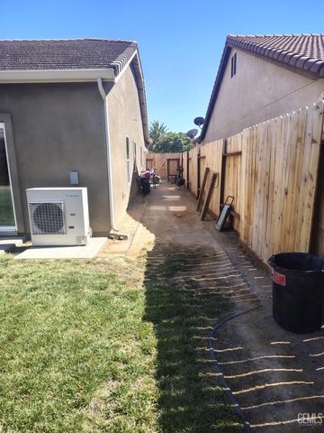 12606 Mezzadro Avenue, Bakersfield, CA 93314