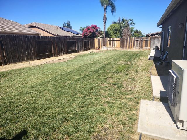 12606 Mezzadro Avenue, Bakersfield, CA 93314